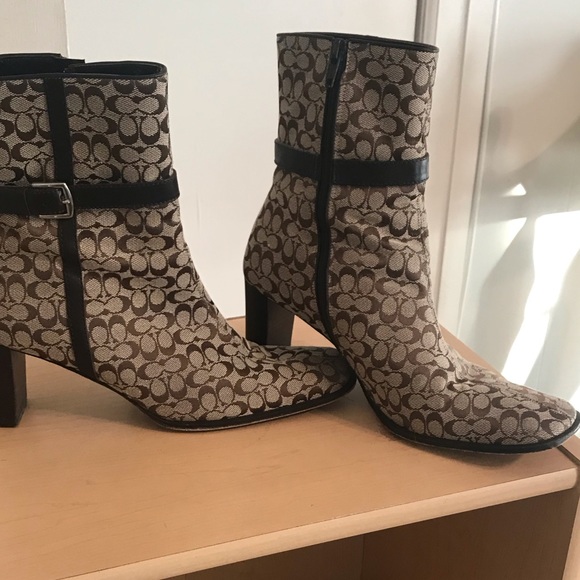Coach Boots - Picture 3 of 4